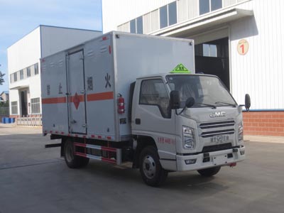 國(guó)六江鈴1.3噸易燃液體廂式運(yùn)輸車(chē)